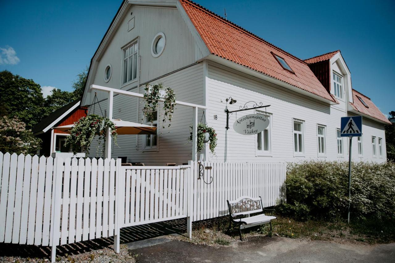 Vaeaeksyn Apteekinmajoitus Exterior photo